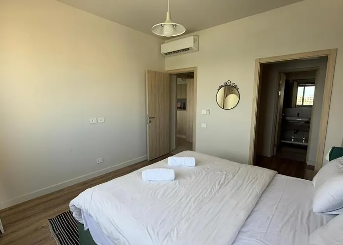 Fanadir Waterfront Living | 3br Marina House شقة *