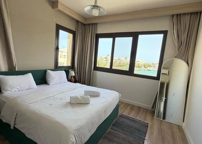 Fanadir Waterfront Living | 3br Marina House شقة *